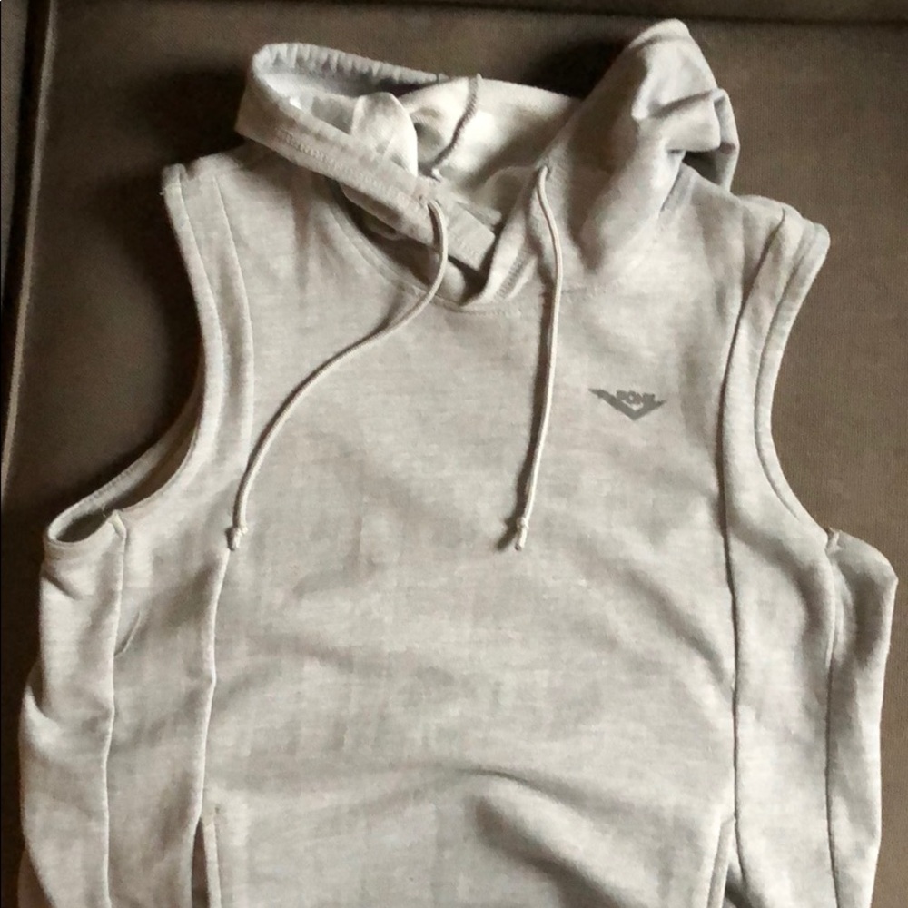 Pony sleeveless hoodie